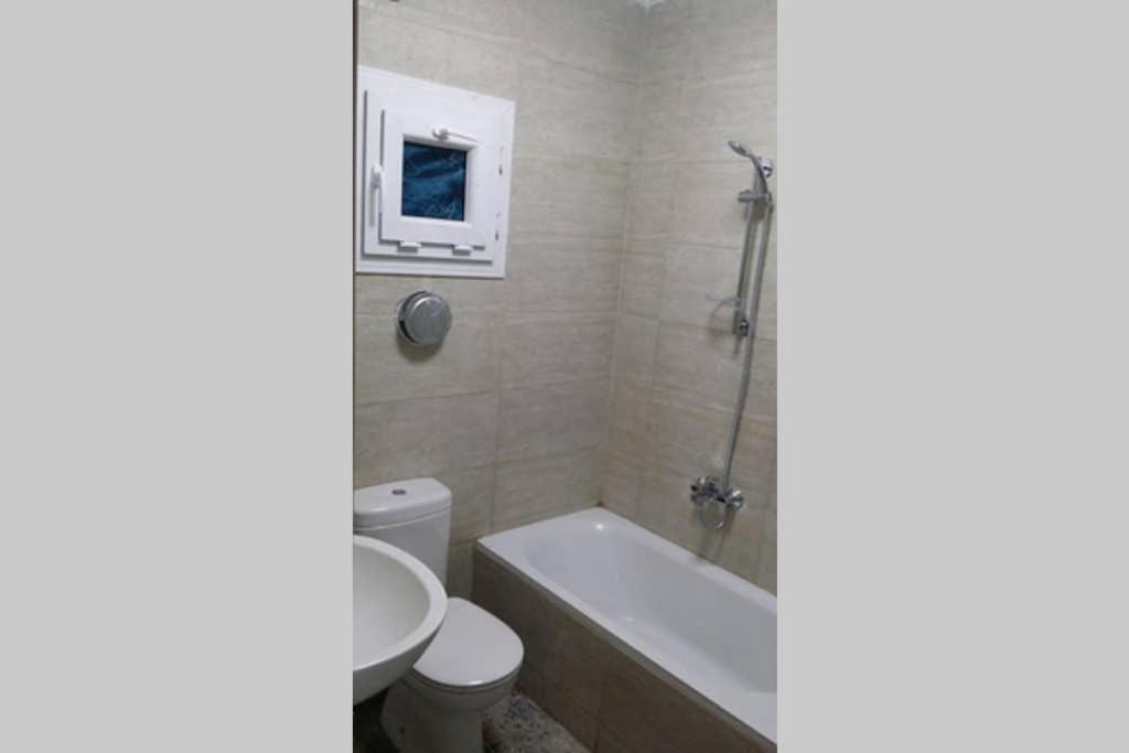 Sunny Modern Apartment With Good Internet, Near From City Center Of Alexandria Eksteriør billede